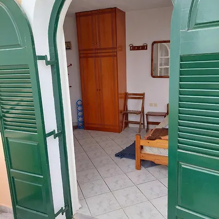 Akrotiri Cosy With Private Patio And Scenic View アパート Akrotírion